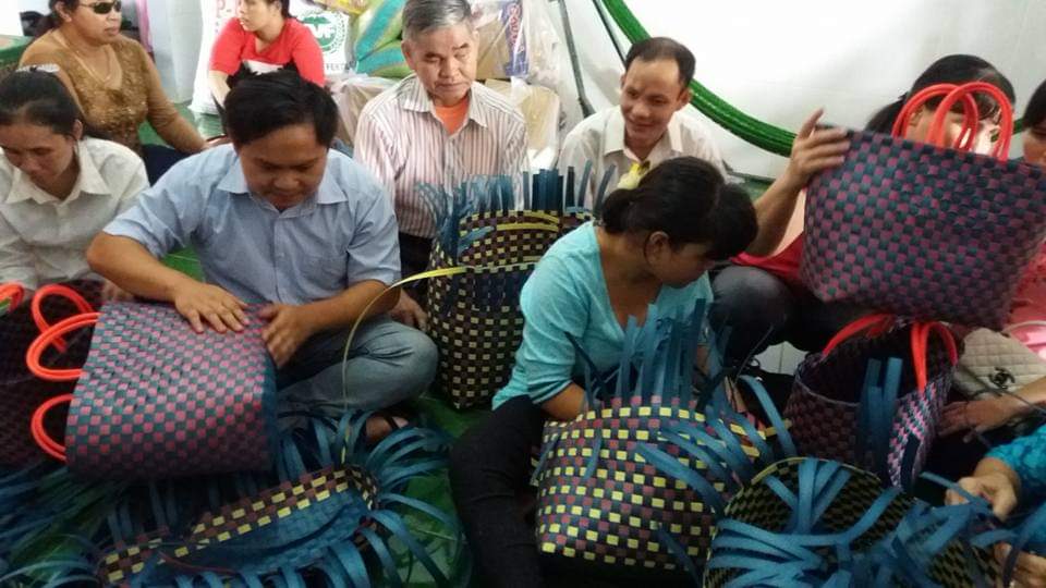 Người mù học đan giỏ